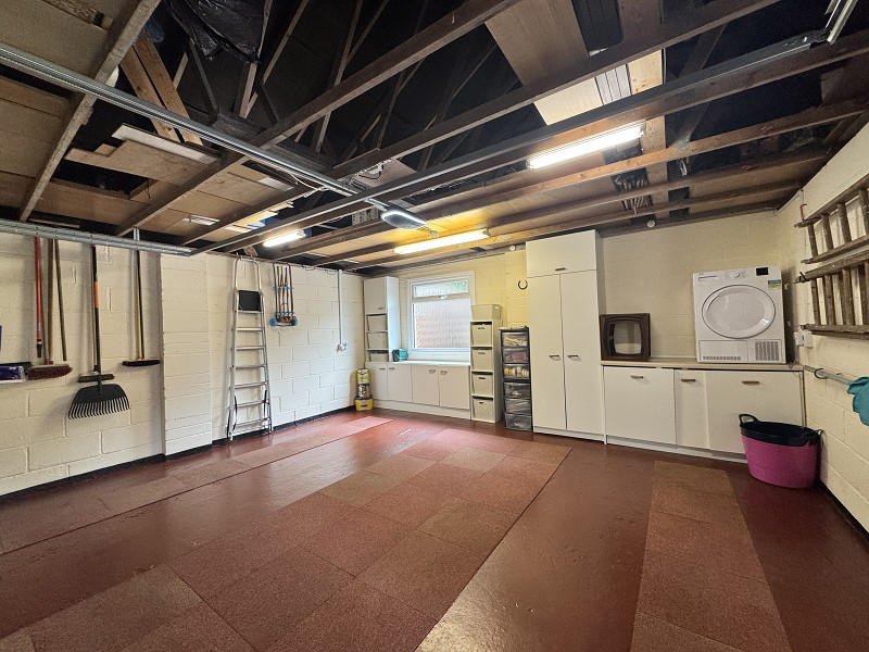Royal Oak Court, Llandybie, Ammanford, Carmarthenshire., photo 39