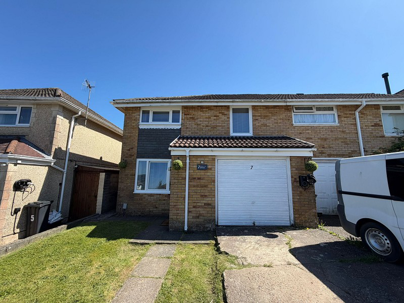 Falcon Drive, Cimla, Neath, Neath Port Talbot.