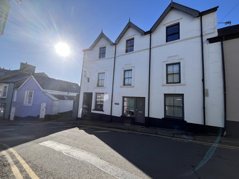 Penrhiw 15 Carmarthen Street, Llandeilo, Carmarthenshire.