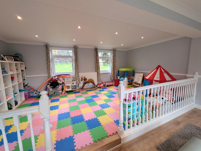 Heol Maes Pica, Lower Cwmtwrch, Swansea., photo 14