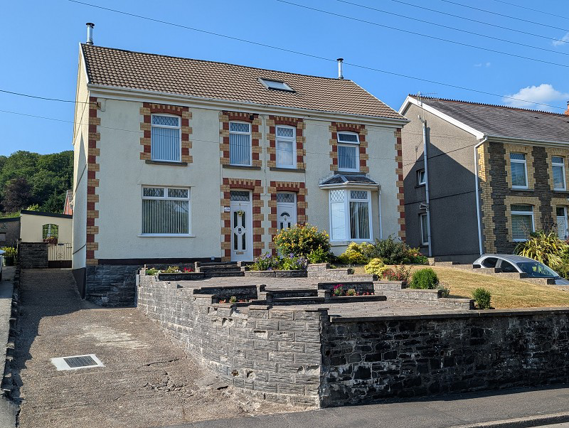 Heol Tawe, Abercrave, Powys.