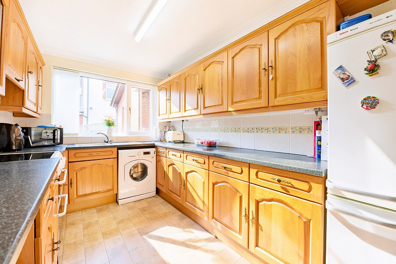 56 Garth Road, Builth Wells, Powys., photo 2