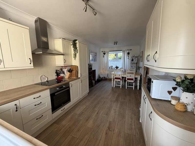 Towy Terrace, Ffairfach, Llandeilo, Carmarthenshire., photo 4