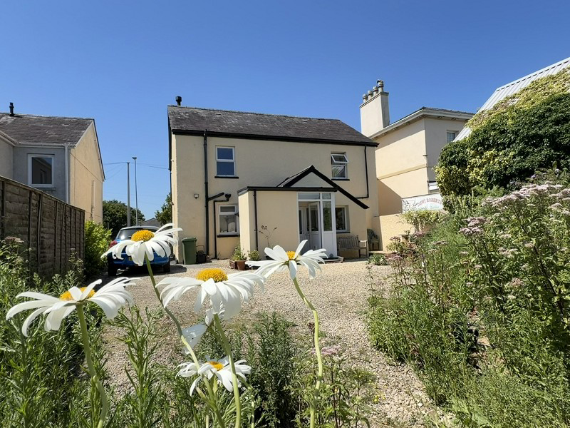 Towy Terrace, Ffairfach, Llandeilo, Carmarthenshire., photo 2
