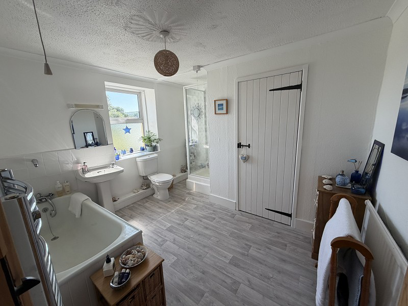 Towy Terrace, Ffairfach, Llandeilo, Carmarthenshire., photo 13
