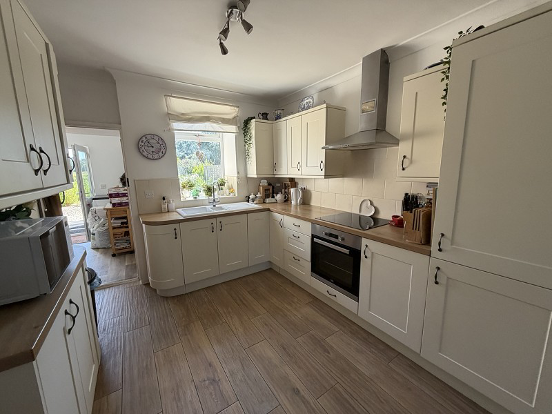 Towy Terrace, Ffairfach, Llandeilo, Carmarthenshire., photo 5