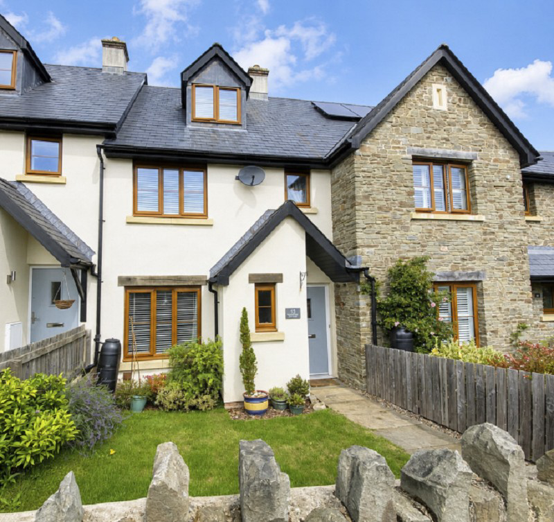 Clos Castell, Llangynidr, Crickhowell, Powys.