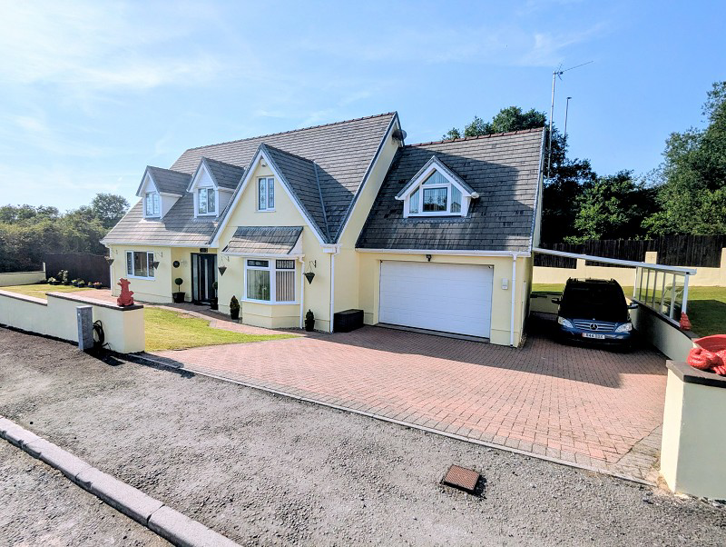 Porthyrhyd, Carmarthen, Carmarthenshire., photo 2