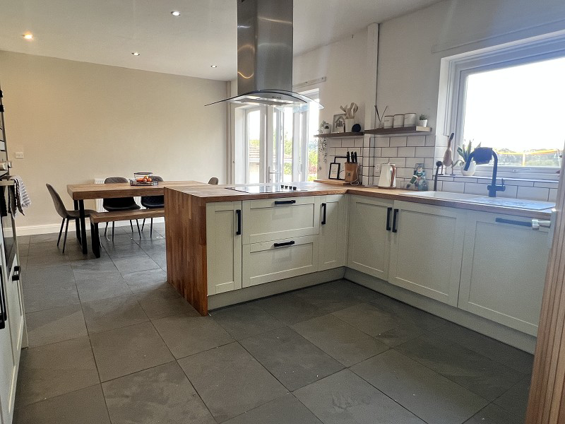 Glynhir Road, Llandybie, Ammanford, Carmarthenshire., photo 2