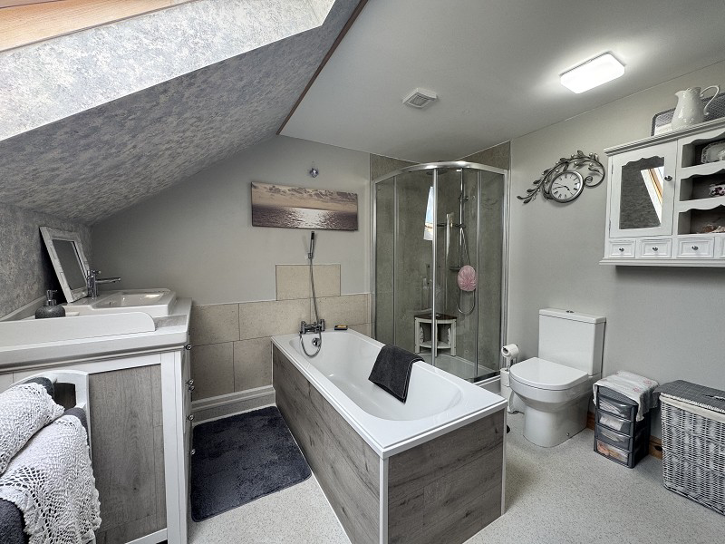 Master bedroom En-Suite
