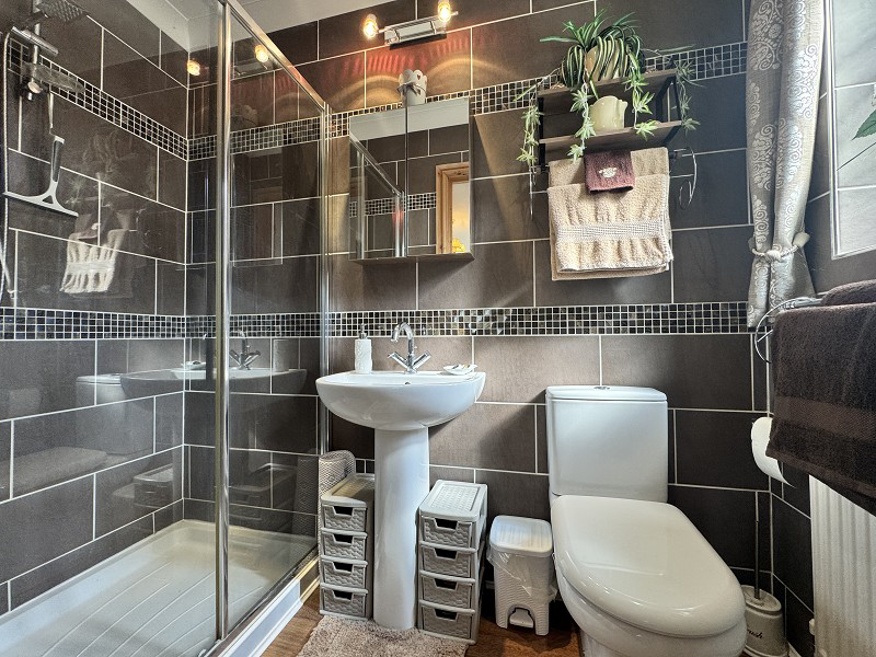 Bedroom 2 En-Suite