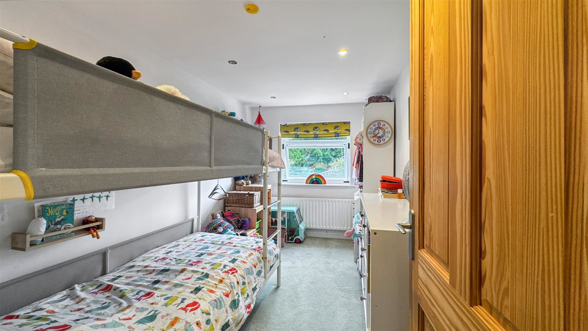 Badshot Lea Road, Farnham, photo 11