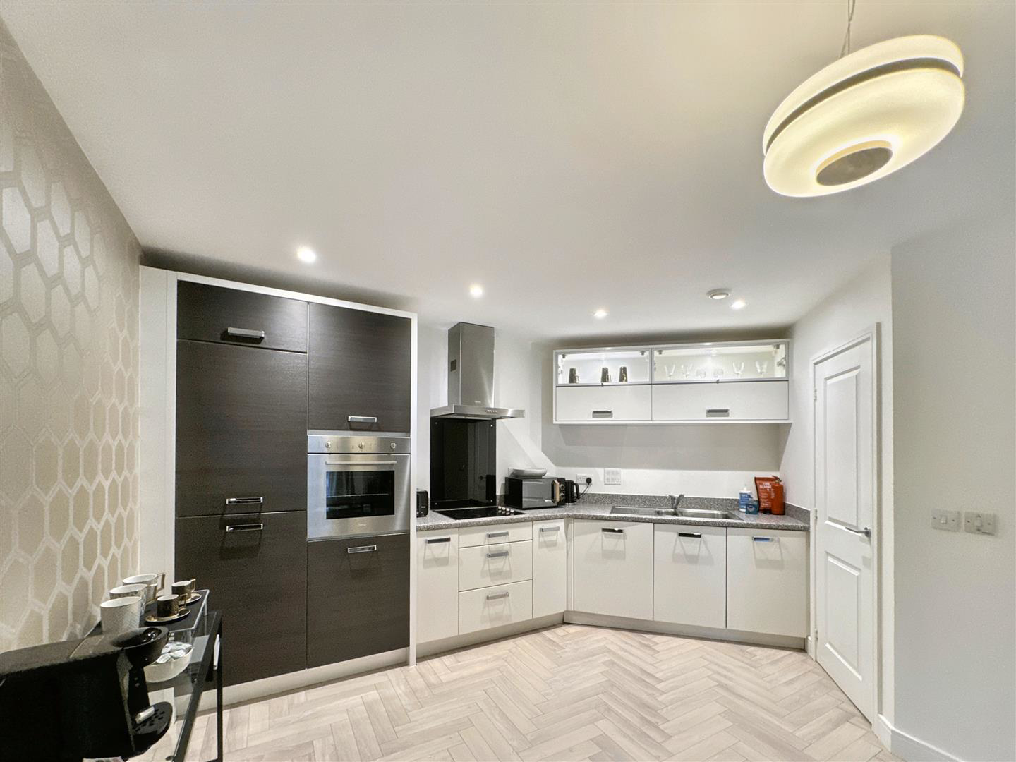 Kestrel Road, Farnborough, photo 4