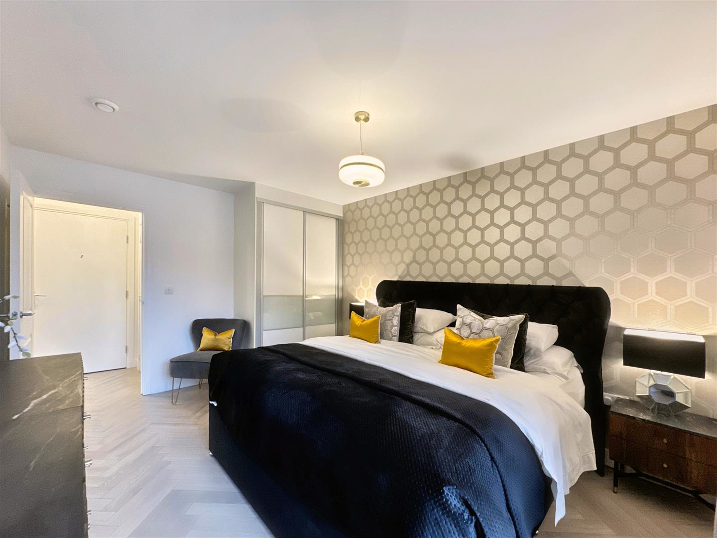 Kestrel Road, Farnborough, photo 3