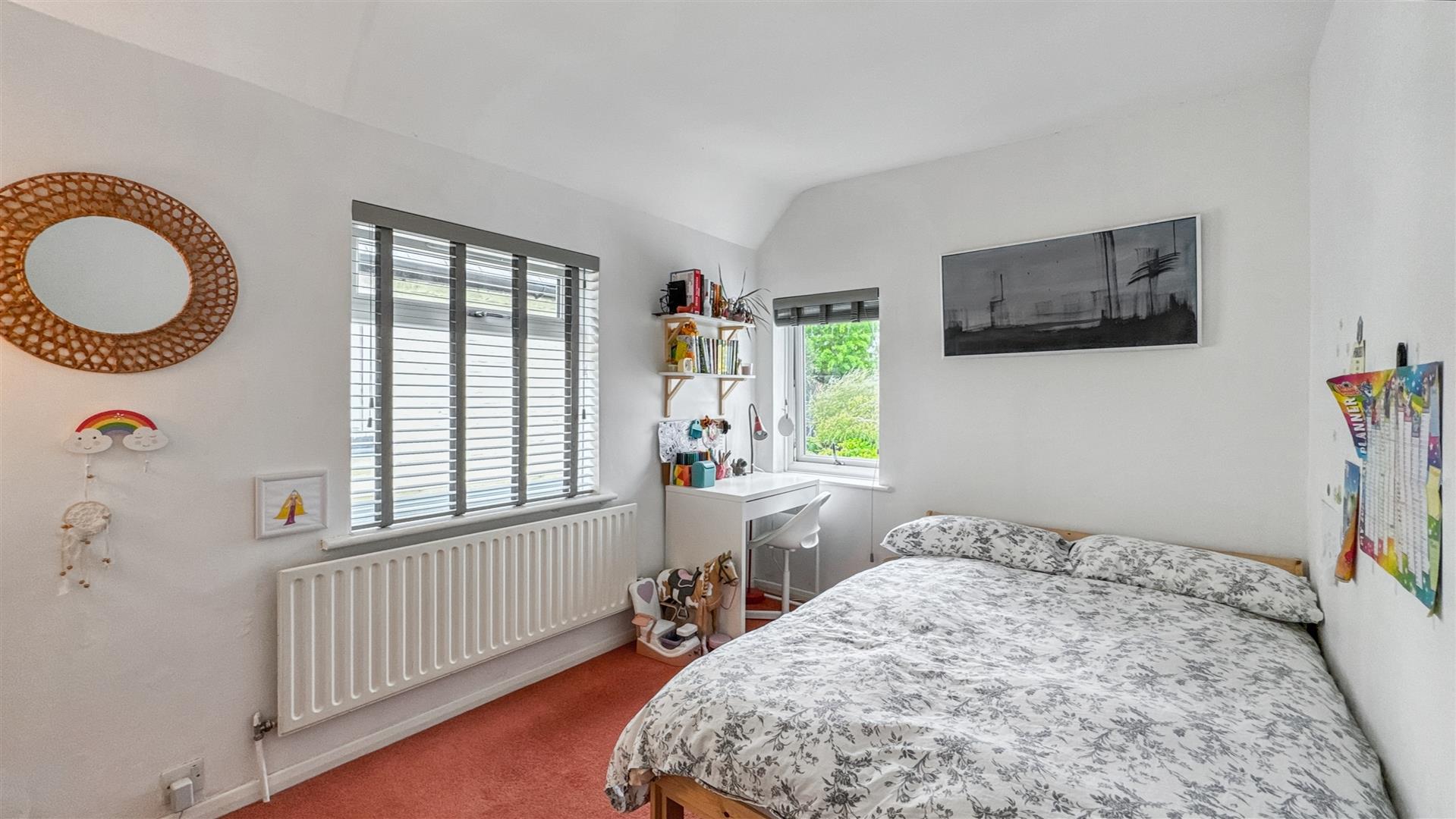 Badshot Lea Road, Farnham, photo 10