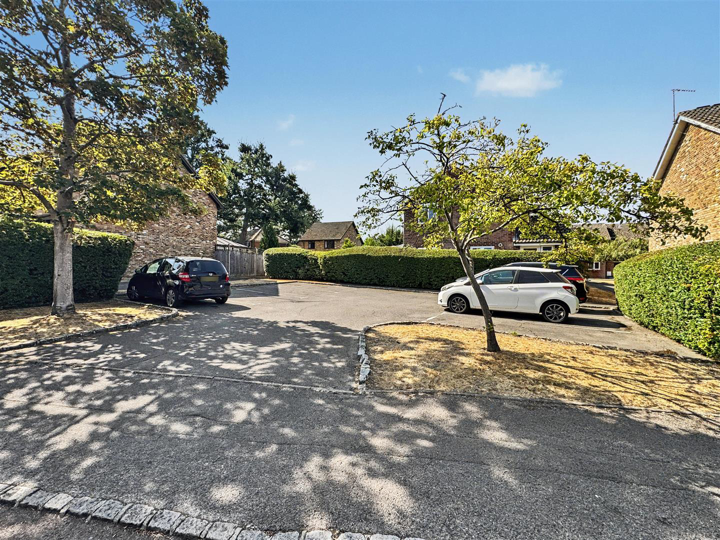 Coriander Close, Farnborough, photo 8
