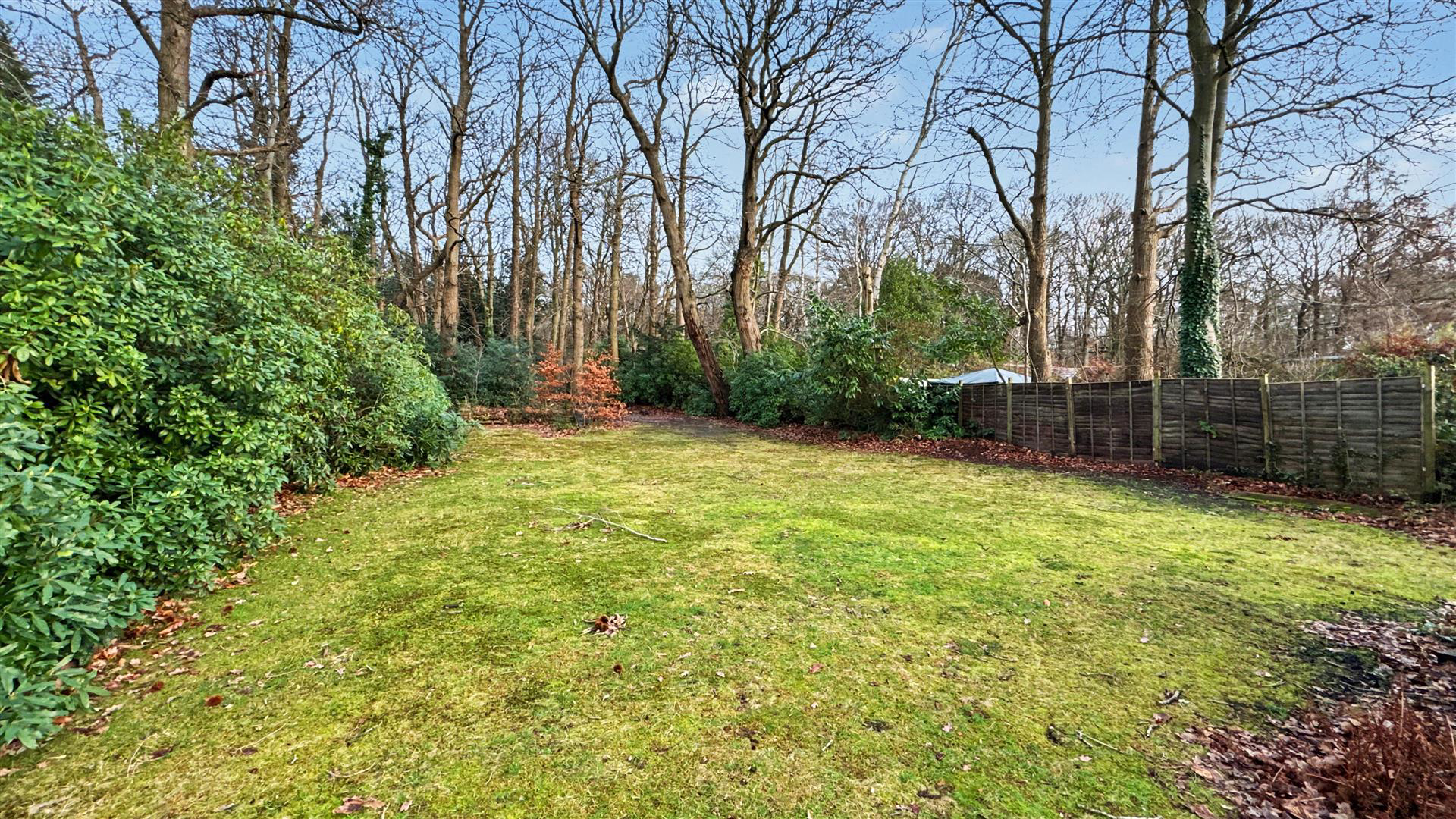 Pierrefondes Avenue, Farnborough, photo 12