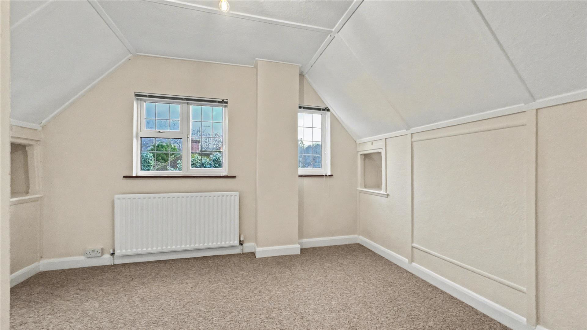 Pierrefondes Avenue, Farnborough, photo 16