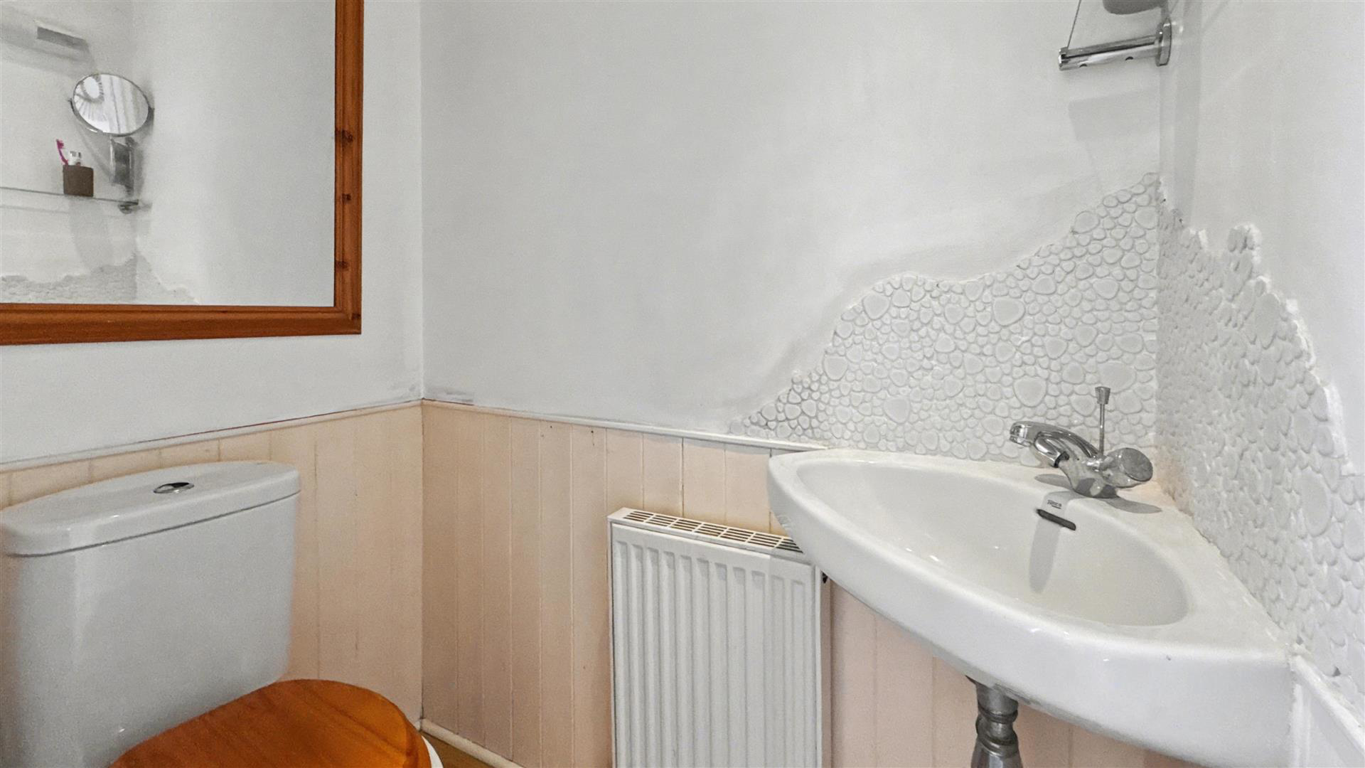 Yeovil Road, Farnborough, photo 9
