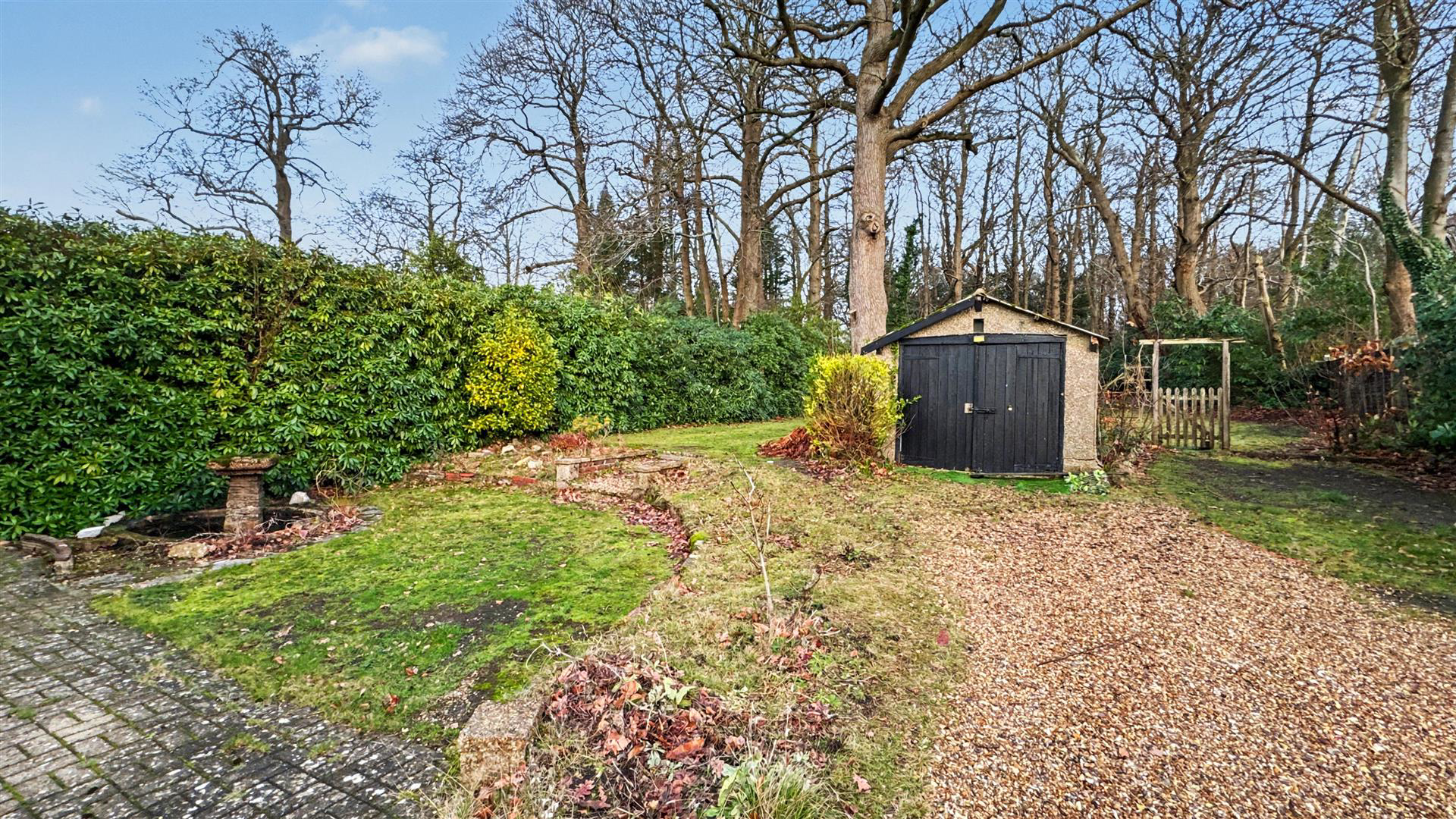 Pierrefondes Avenue, Farnborough, photo 11