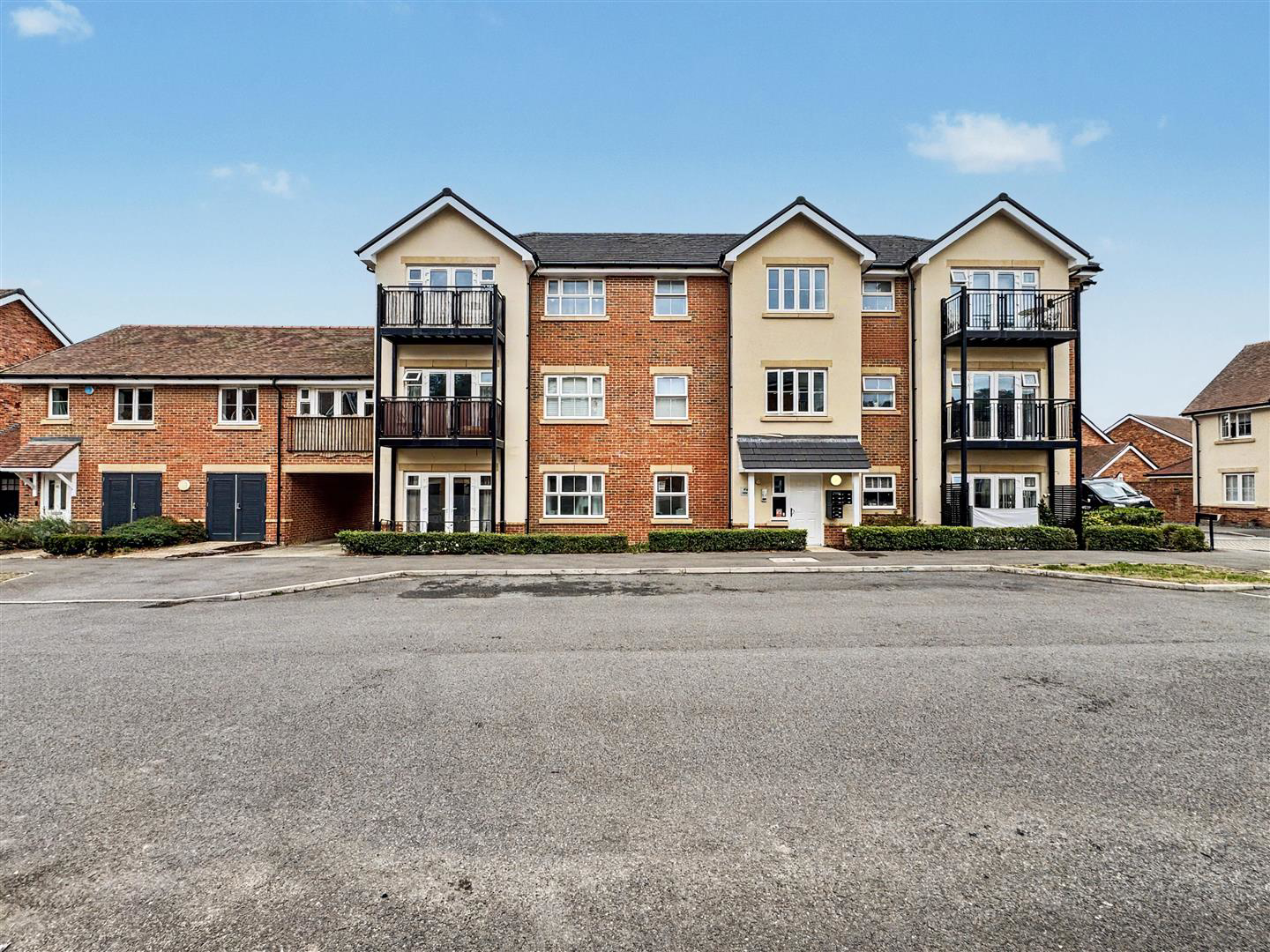 Hurst Avenue, Blackwater, Camberley