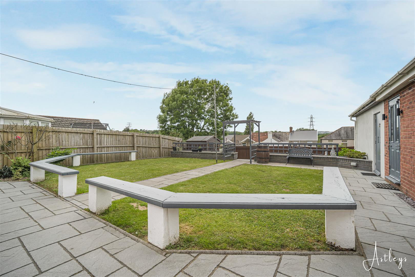 May Drew Way, Neath, photo 4