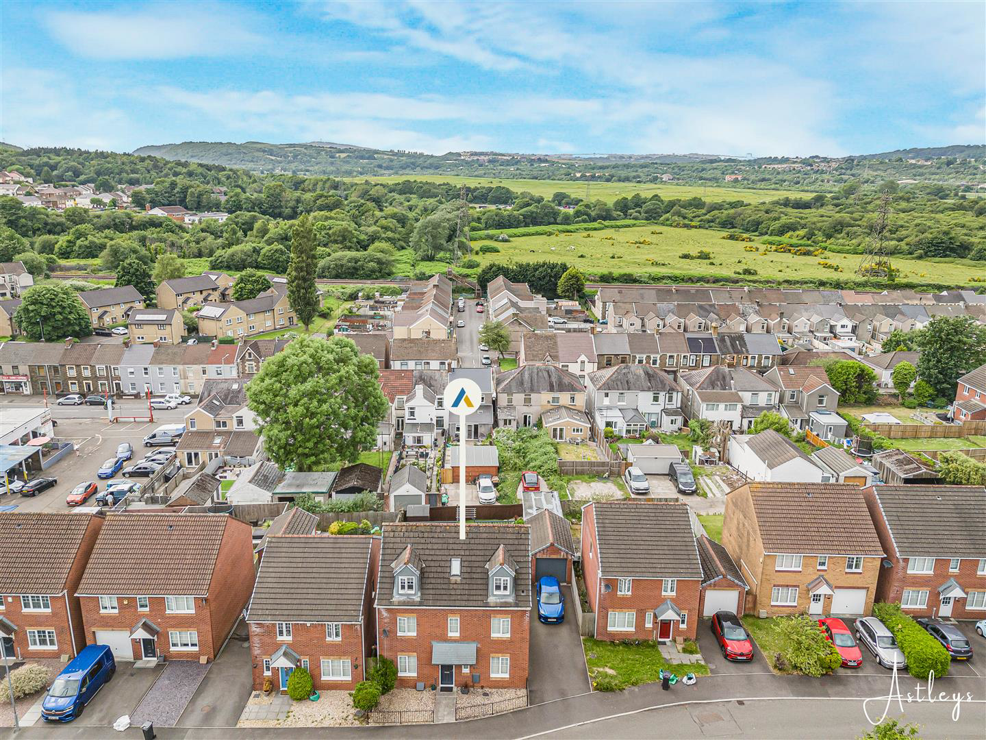 May Drew Way, Neath, photo 2
