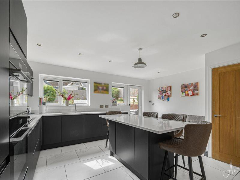 Cook Rees Avenue, Neath, photo 5