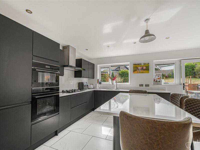 Cook Rees Avenue, Neath, photo 4