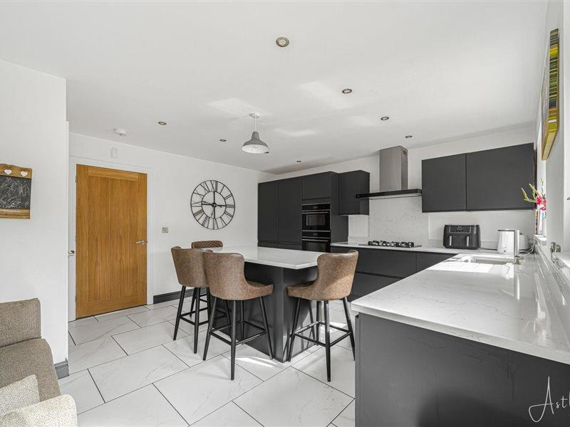 Cook Rees Avenue, Neath, photo 6