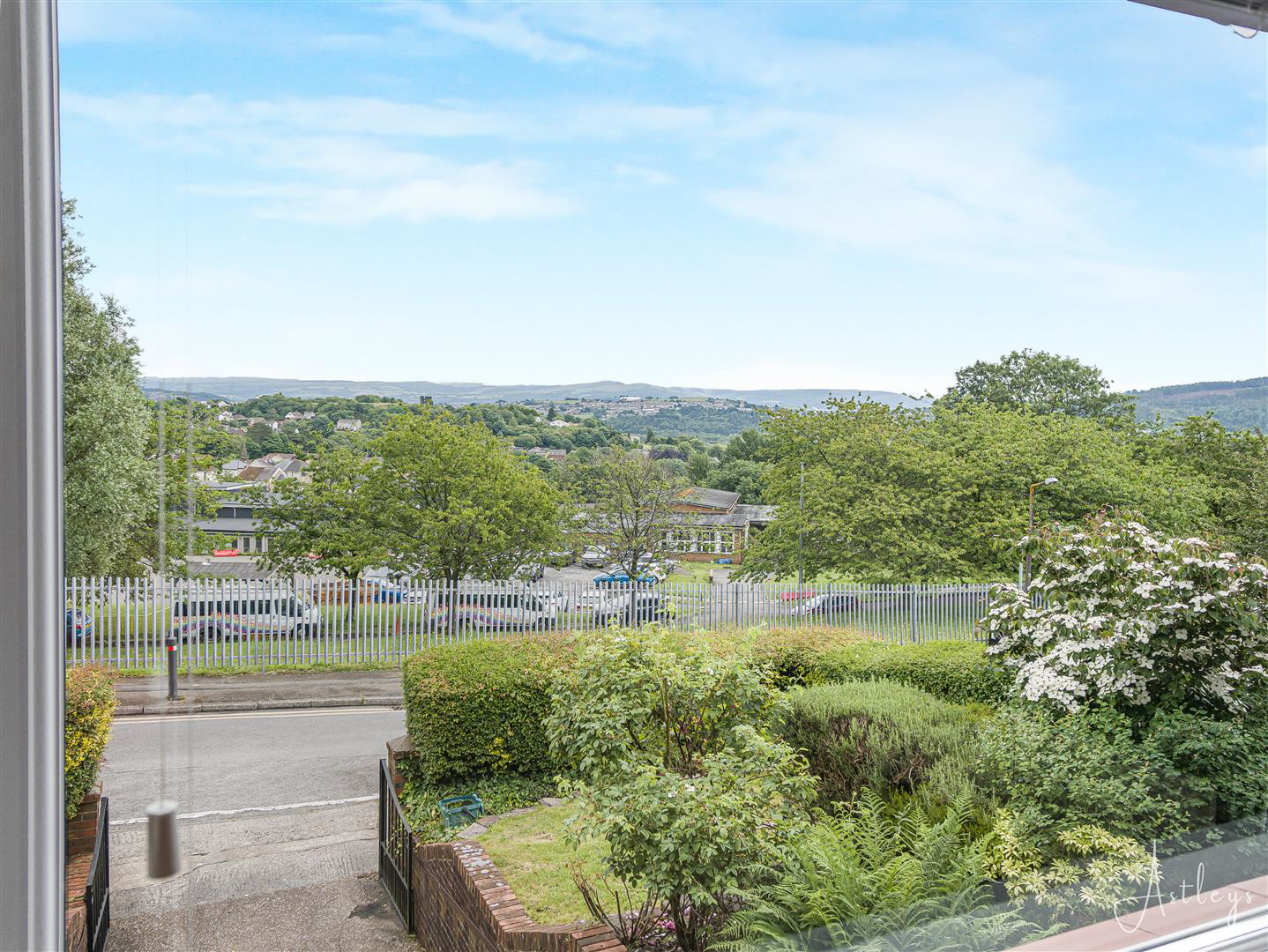 Parkhill Terrace, Treboeth, Swansea, photo 4