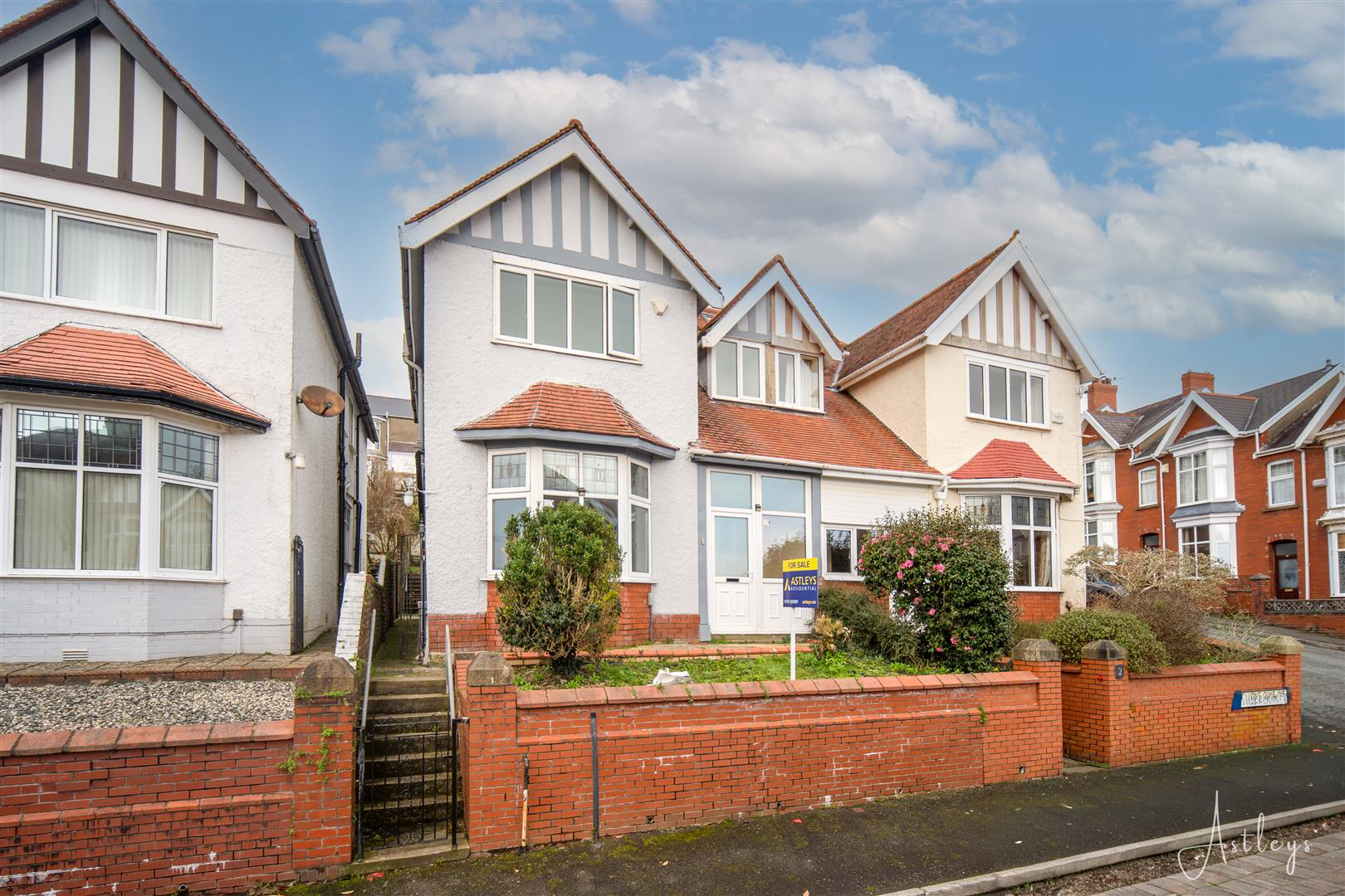 Long Oaks Avenue, Uplands, Swansea