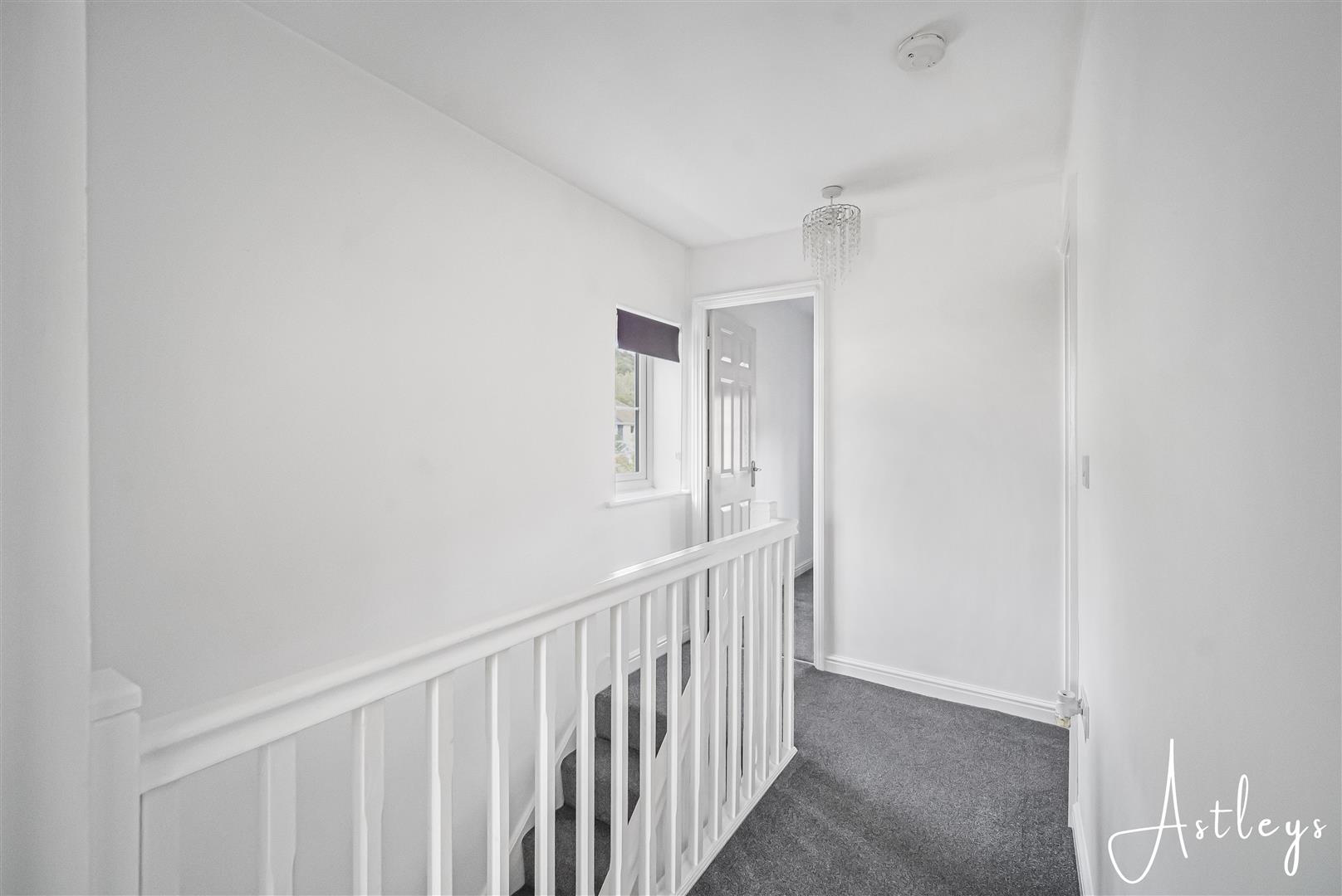 Llys Rhaeadr, Godrergraig, Swansea, photo 11