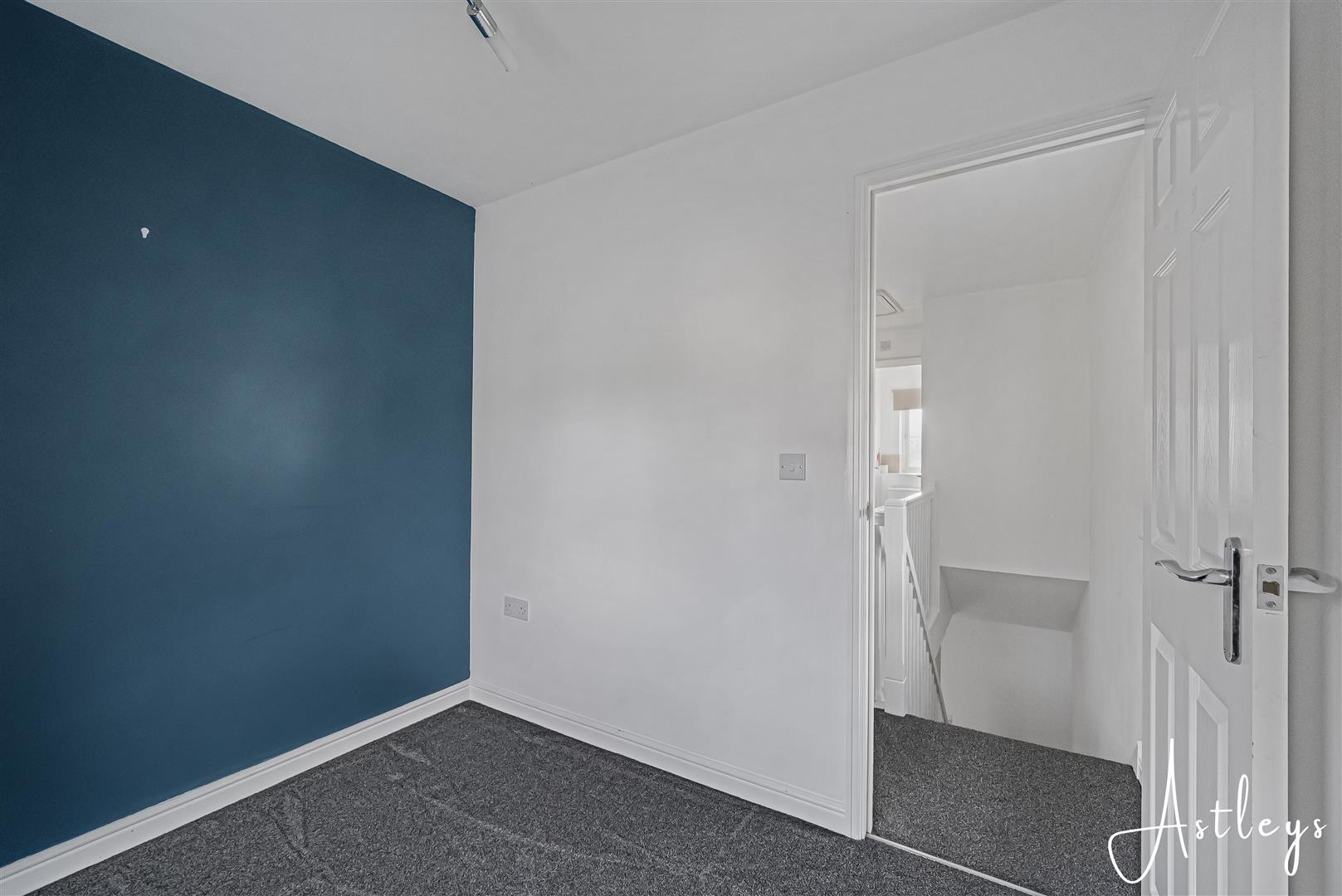 Llys Rhaeadr, Godrergraig, Swansea, photo 18