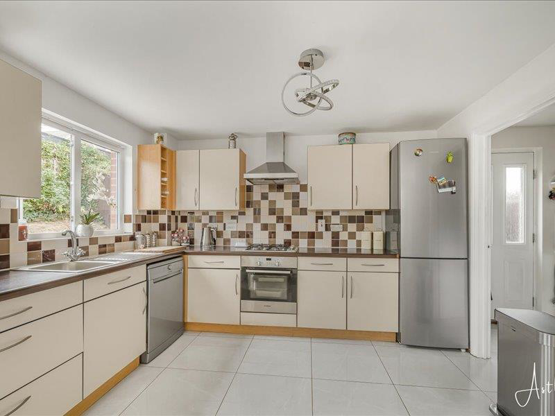 Edith Mills Close, Neath, photo 8