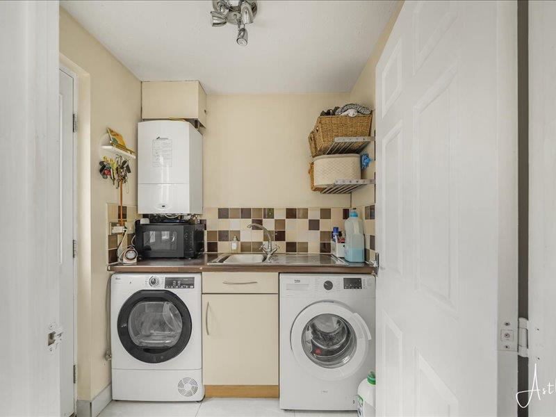 Edith Mills Close, Neath, photo 9