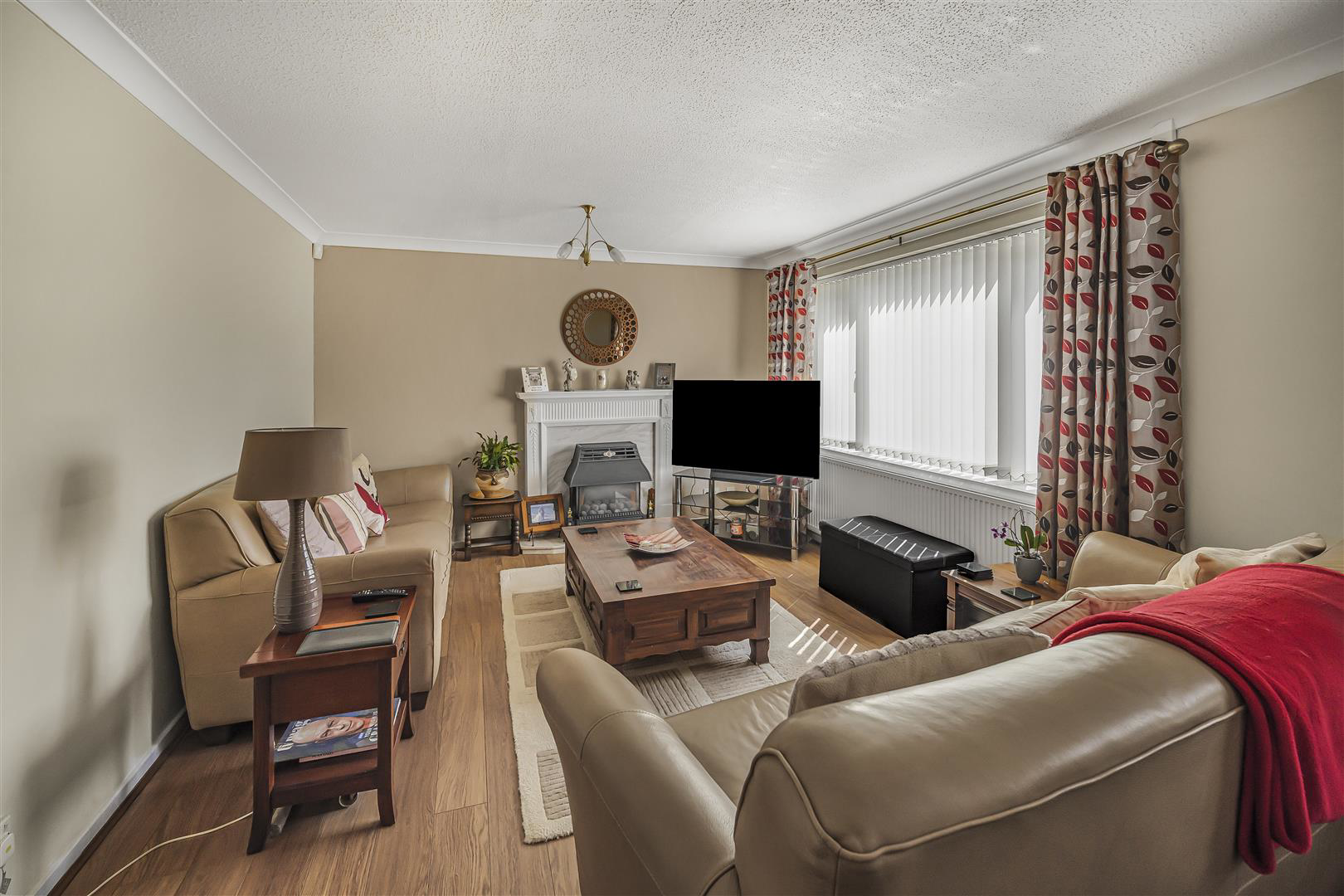 Llwyn-Yr-Hebog, Parc Gwernfadog, Morriston, Swansea, photo 2