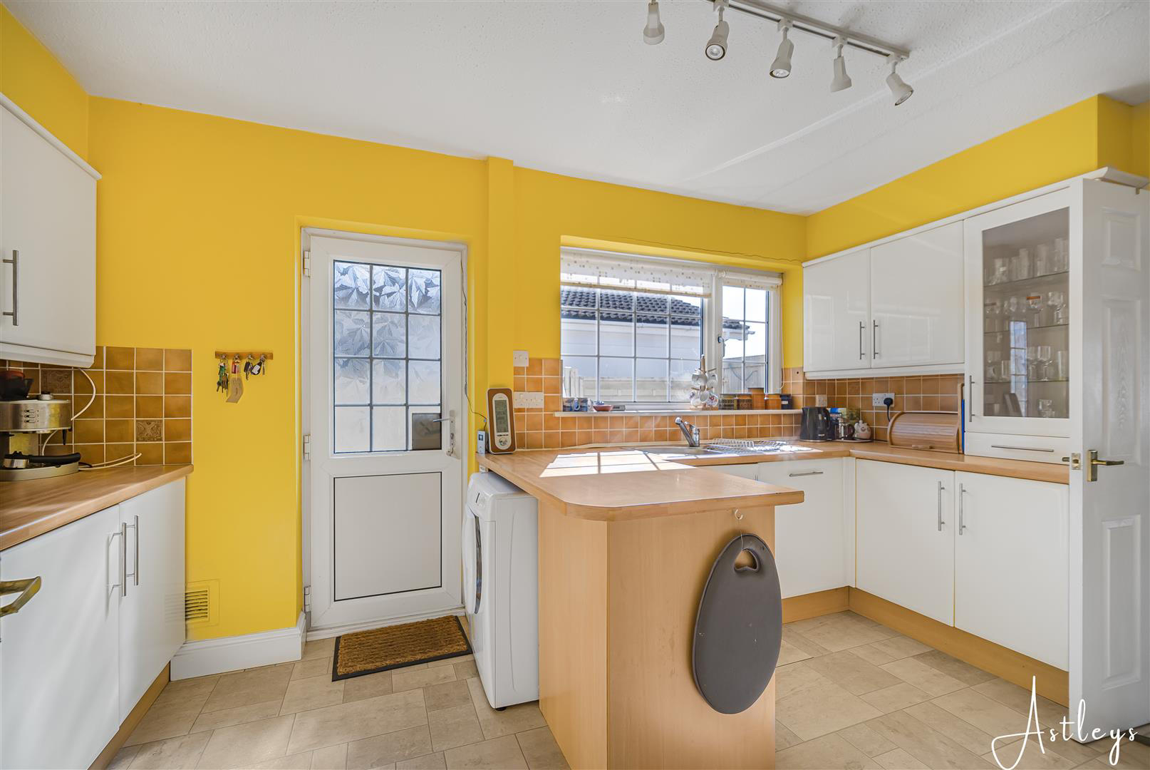 Long Acre Court, Bishopston, Swansea, photo 8