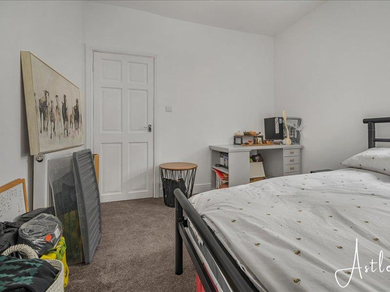 Coombes Road, Neath, photo 13