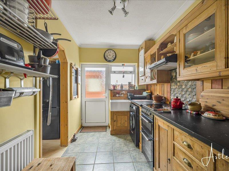 St Anne's Drive, Tonna, Neath, photo 13