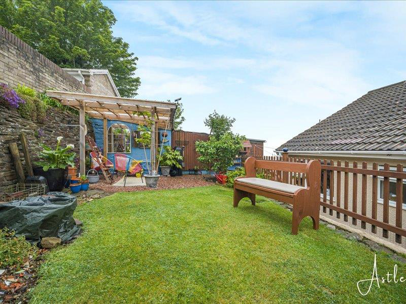 St Anne's Drive, Tonna, Neath, photo 16