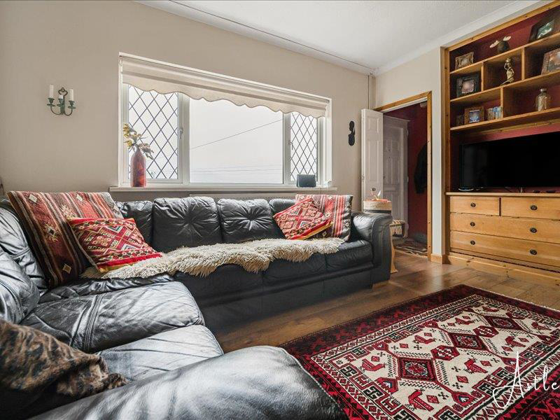 St Anne's Drive, Tonna, Neath, photo 6