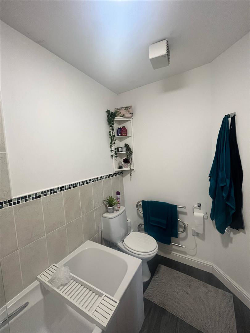 Clayton Drive, Pontarddulais, Swansea, photo 17