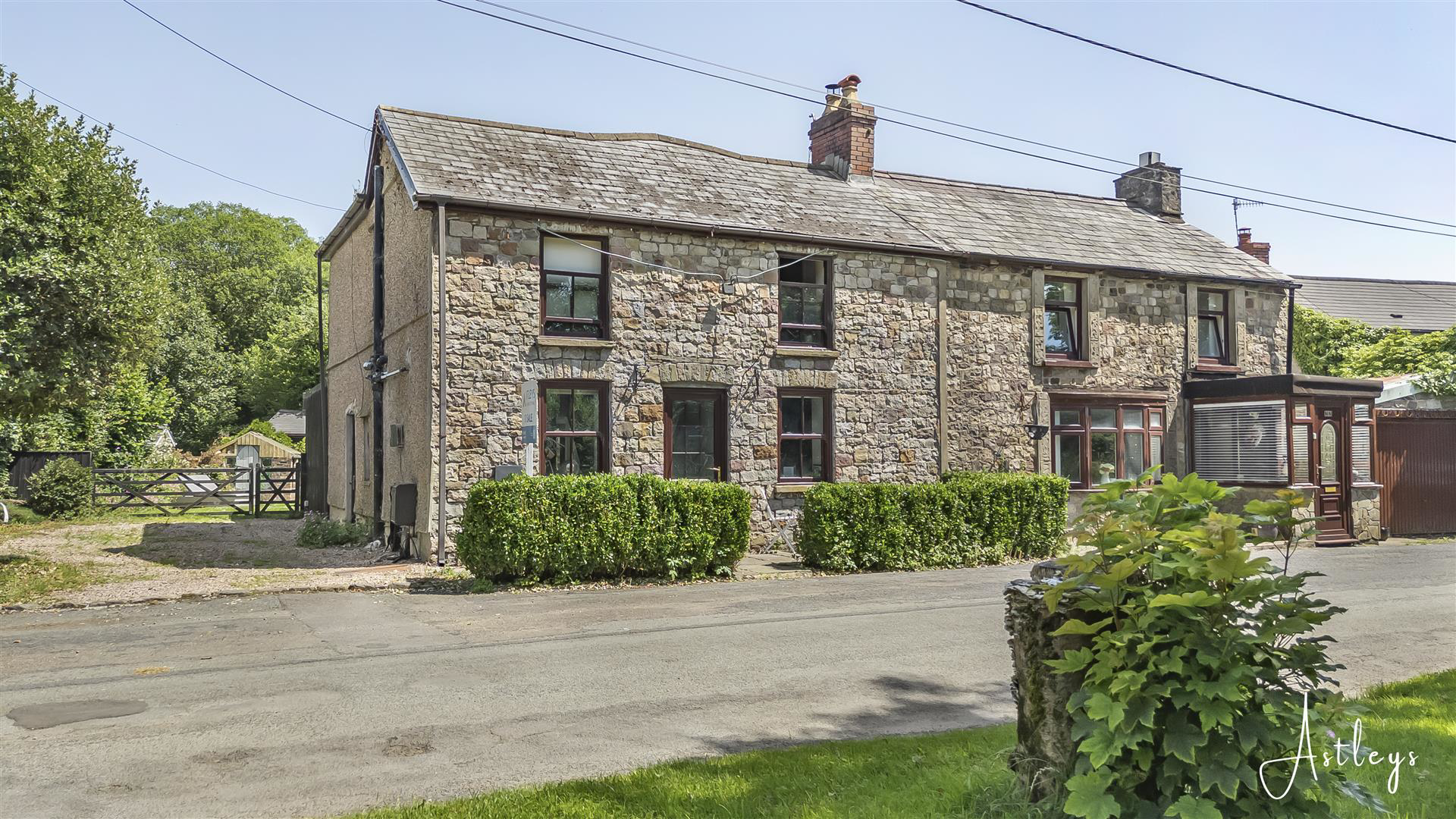 Ystradgynlais, Swansea