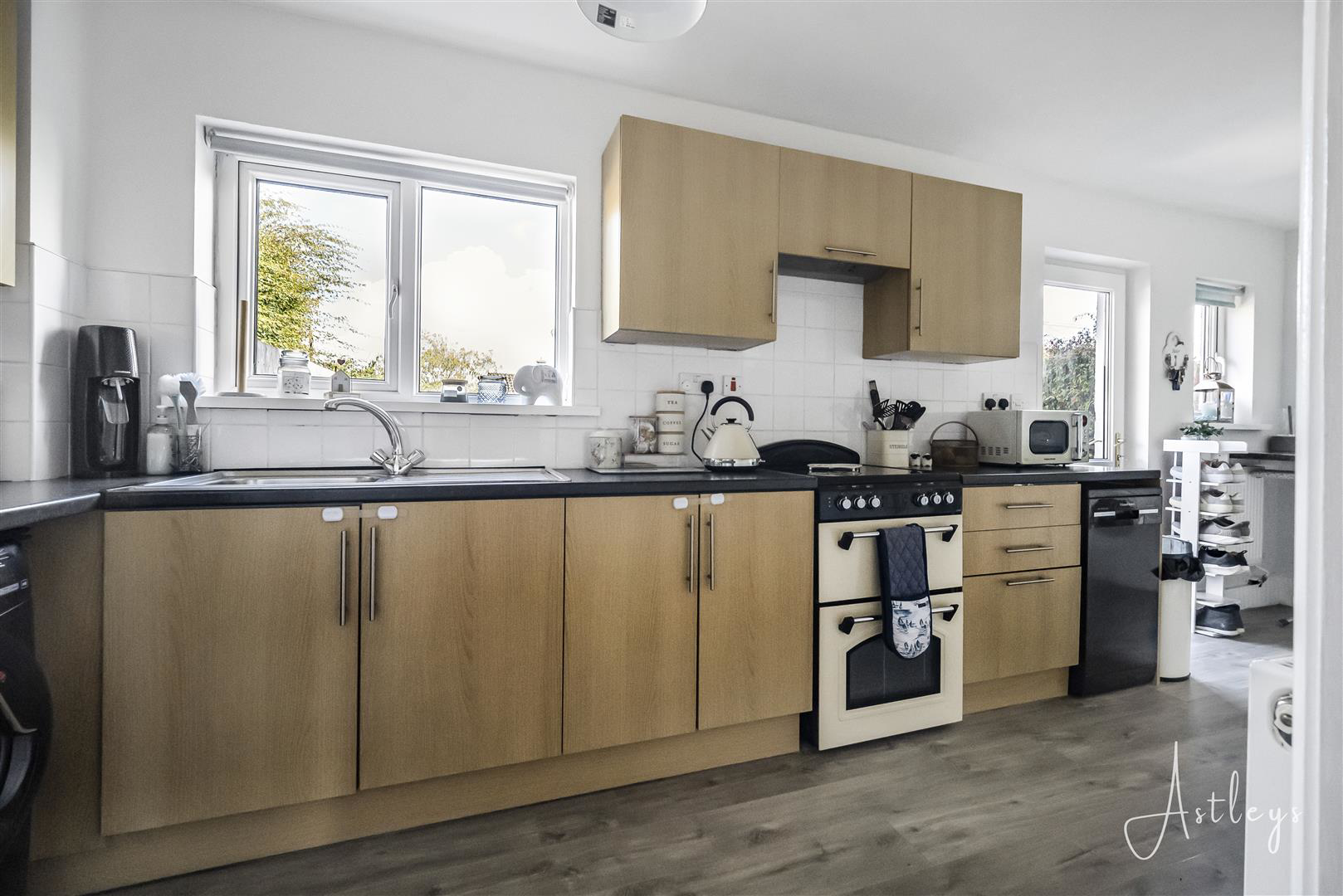Sunnybank Close, West Cross, Swansea, photo 7