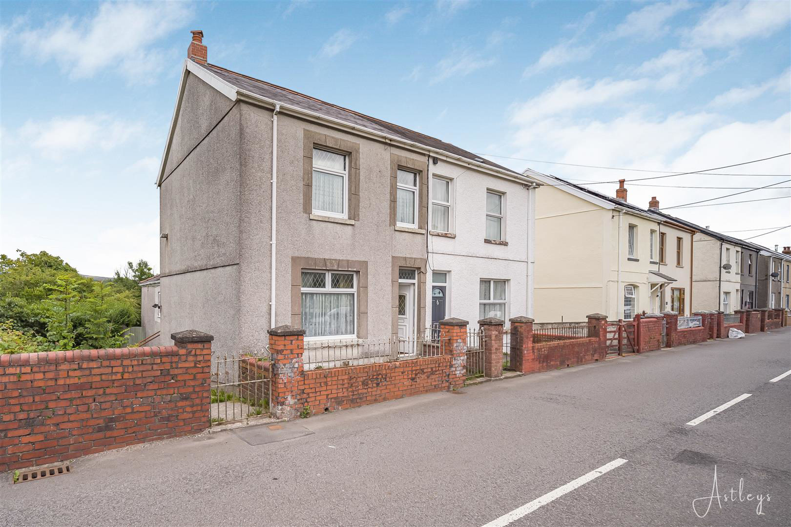 Main Road, Dyffryn Cellwen, Neath