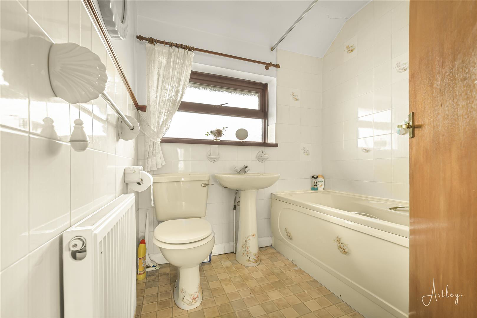 Heol Celyn, Neath, photo 16
