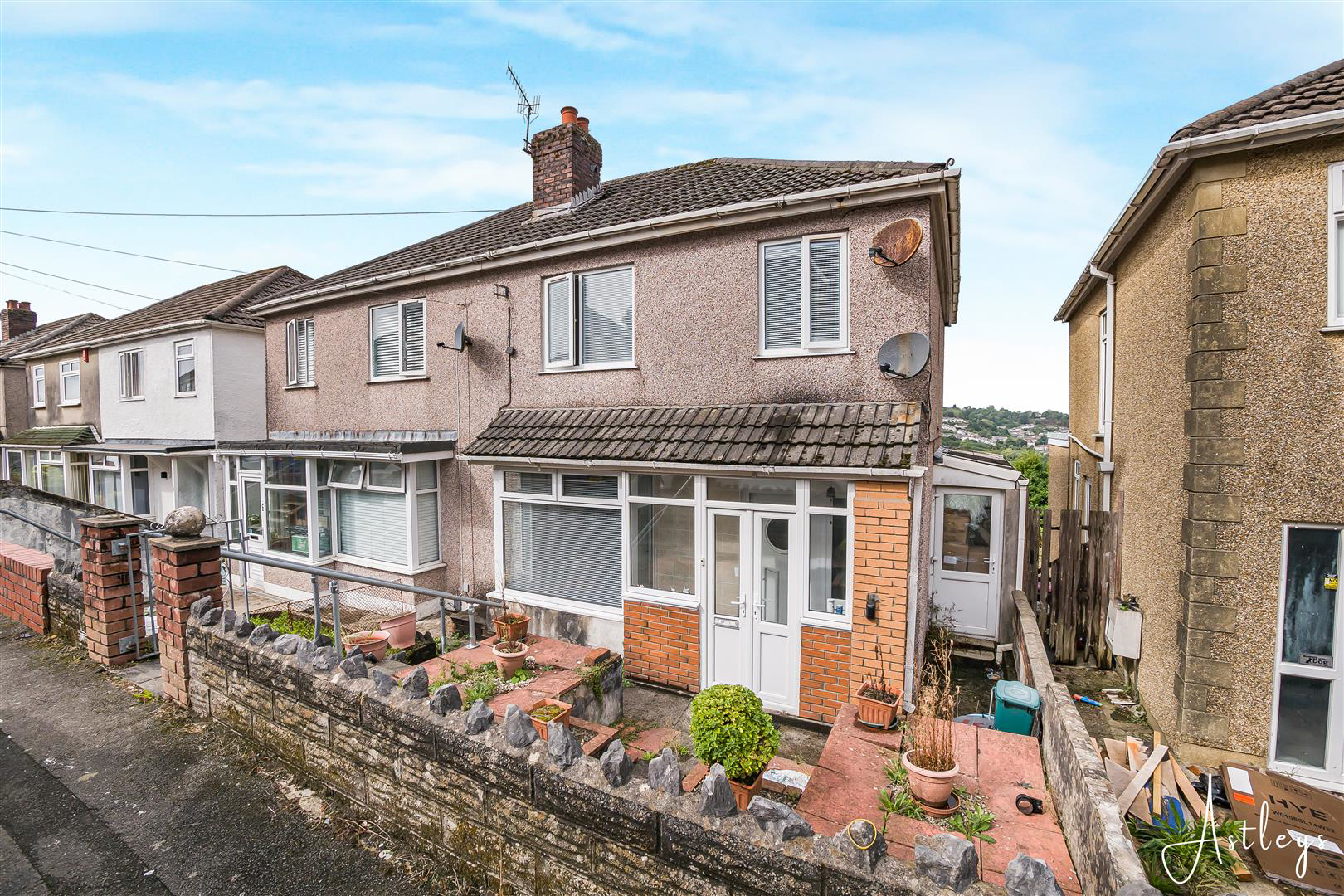 Elmhurst Crescent, St. Thomas, Swansea