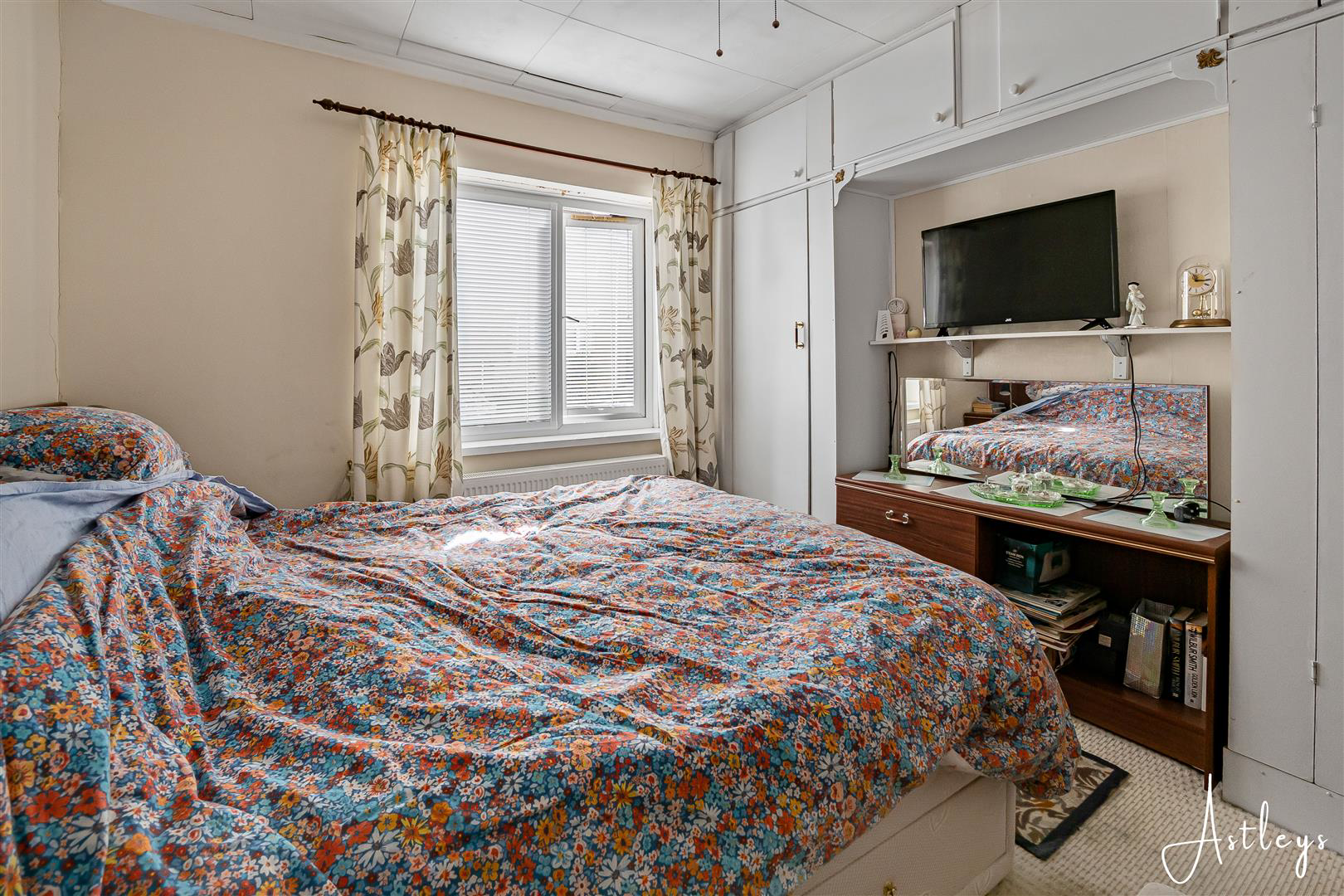 Elmhurst Crescent, St. Thomas, Swansea, photo 9