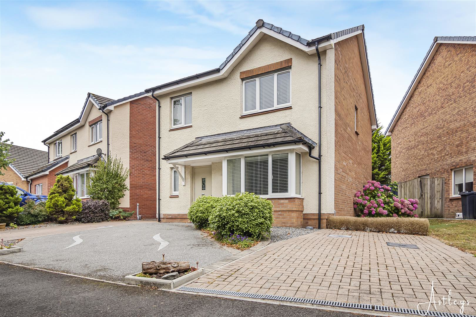 Tennant Grove, Neath